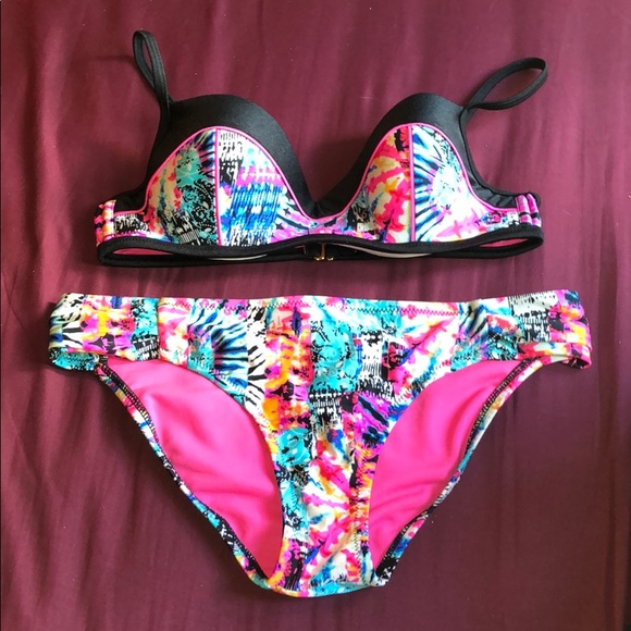 Jessica Simpson Other - NWOT Jessica Simpson Tie Dye Bikini Set